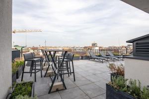 Rooftop Access - NEW with Balcony
