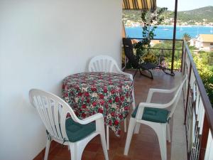 Charming apartment in Vinišće with parking included