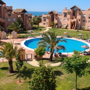 Bright apartment with sea view in Casares, 96 m², pool