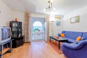 Charming apartment with private pool in Mastrinka - 98 sqm