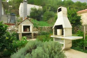 Charming Apartment with Sea View, Gdinj, 70 m², Garden