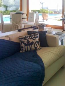 Elegant villa with sea view in Nerantza, private pool