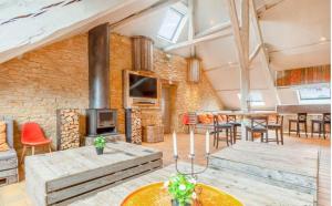 Spacious villa in Florenville with private pool