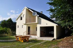 Charming chalet in Herceg Novi with fenced garden