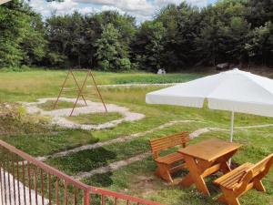 Charming chalet in Herceg Novi with fenced garden
