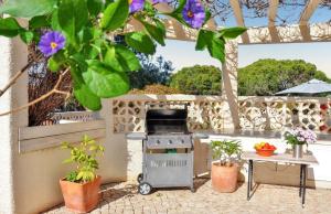 Elegant Villa in Vilamoura with Private Pool