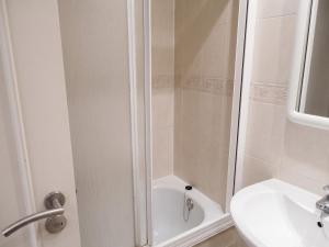 Charming Apartment in Dénia with Shared Pool