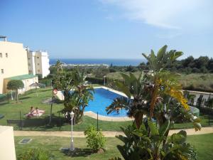 Elegant apartment in Marbella, 80 m² with shared pool