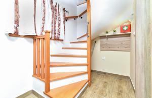 House Guran 2442