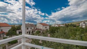 Spacious apartment with terrace and sea view in Jadranovo