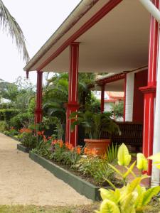 Charming house with sea view in Foulpointe + Enclosed garden.