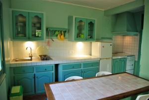 Charming house with sea view in Foulpointe + Enclosed garden.