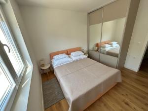 Two bedroom apartment with terrace and sea view