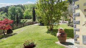 Spacious Apartment in Lisciano Niccone with Mountain View