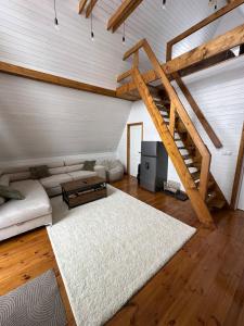A-Frame Cabin Fizzy Colibița, Jacuzzi, TV & Terasse