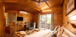 Wooden Cottages Arambol Beach