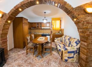 Spacious house in Berat with secure parking.