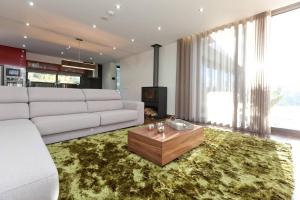 Elegant Villa Near Vieira do Minho with Pool