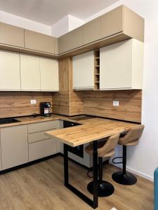 Aurora Apartment with Balcony and Private Parking