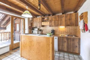 Chalet chaleureux à Champagny-en-Vanoise avec jacuzzi