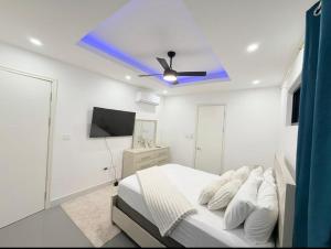 The Uptown Apartment