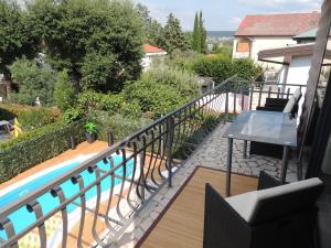 Welcoming Villa in Vantačići with Pool and Sea View