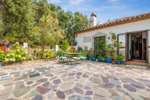 Charming Villa in Cortegana with Pool