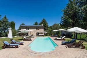 Charming House in Ramazzano with Pool
