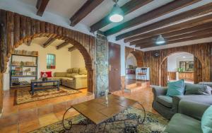 Spacious House in Can Trabal