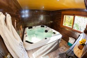 Charming House in Laroya + Jacuzzi