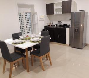 Hermoso apto estudio en la ciudad amurallada!
