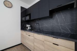 Elegancki Apartament w Szczyrku z Balkonem 2 Miejsca Postojowe by Noclegi Renters
