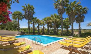 Spacious Villa in Carvoeiro with Private Pool