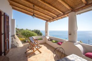 House with garden and sea view in Lipari