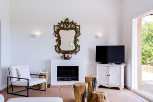 Spacious villa in Sant Llorenç, 230 m², private pool, sea view