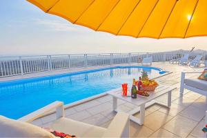 Luxurious Villa in Favara + Pool