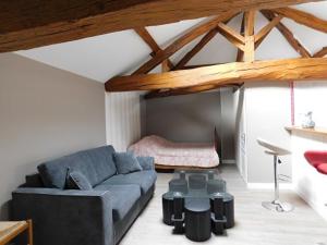 Maison accueillante à Mouterre-Silly avec jardin et cheminée