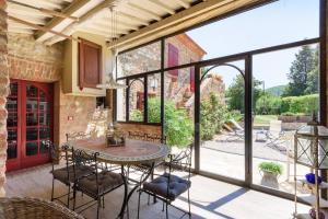 Charming House in Trequanda + Pool