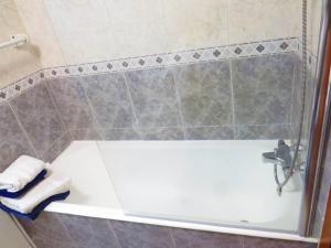 Elegant Villa in Porto with Pool & Jacuzzi