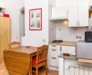 Charming Studio near the Colosseum in Rome, 45 m² with Balcony