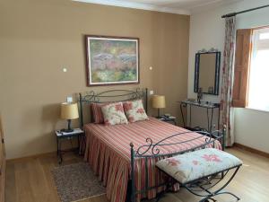Charming Villa in Casais de São Bras with Mountain View