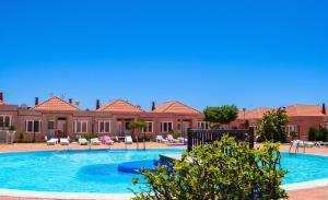 Comfortable House in Antigua with Shared Pool