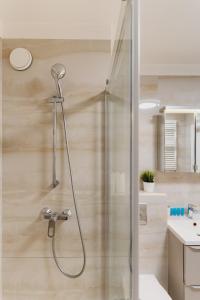 TOTU HOME Waterlane Island Apartments - Free Parking, Pool, Sauna, Gym