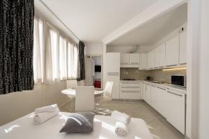 FONTANA DI TREVI HOUSE with Garden
