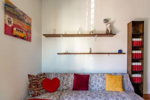 Center Suite - by Viva Domus