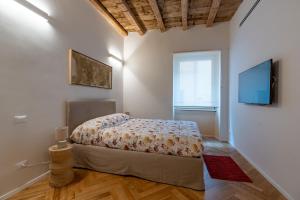 Vatican Suite: Steps to St. Peter by Viva Domus