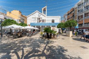 Los Boliches Rooftop Retreat • 1BR Sleeps 3 - Pass the Keys