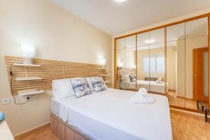 Los Boliches Rooftop Retreat • 1BR Sleeps 3 - Pass the Keys