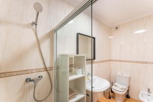 Los Boliches Rooftop Retreat • 1BR Sleeps 3 - Pass the Keys