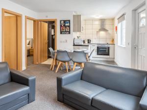 Apartment 40- Ukc9139